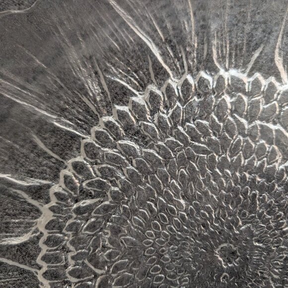 Kosta Boda "Lydia" Sunflower Pattern, 11.5" Glass Platter by Mats Jonasson - Picture 4 of 5